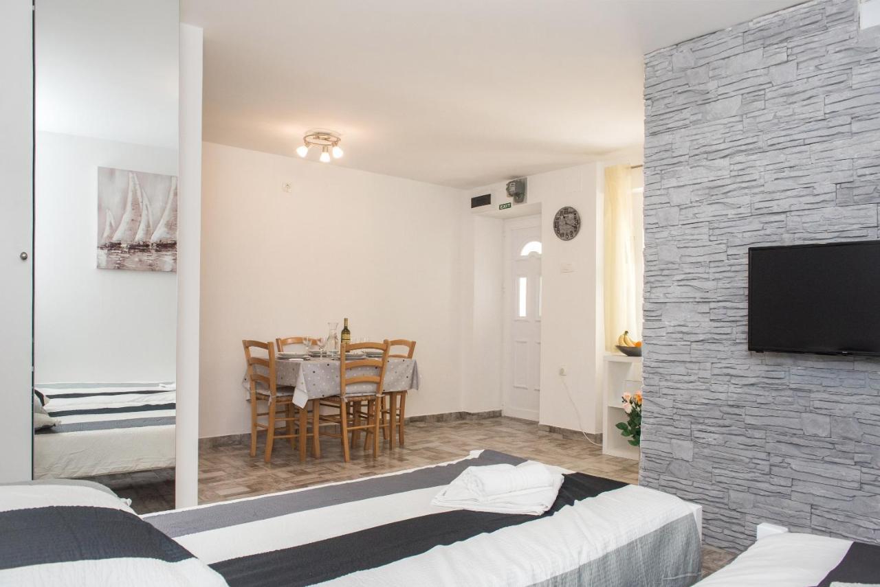 Studio Apartment Bilic Šibenik Esterno foto